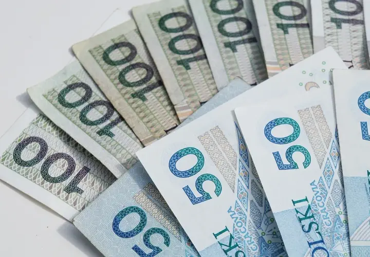Koszty darowizny nieruchomości u notariusza: uniknij pułapek!