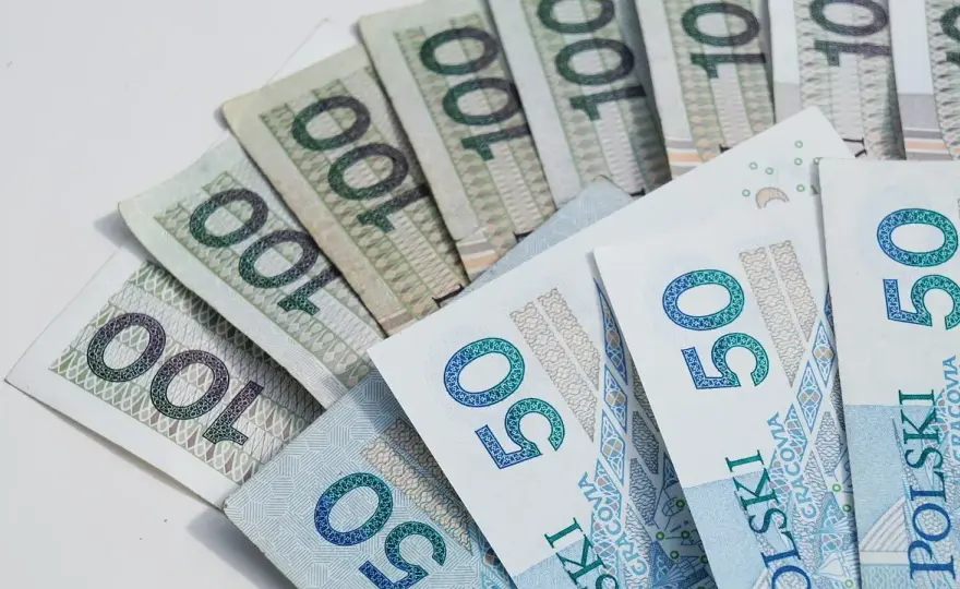 Koszty darowizny nieruchomości u notariusza: uniknij pułapek!